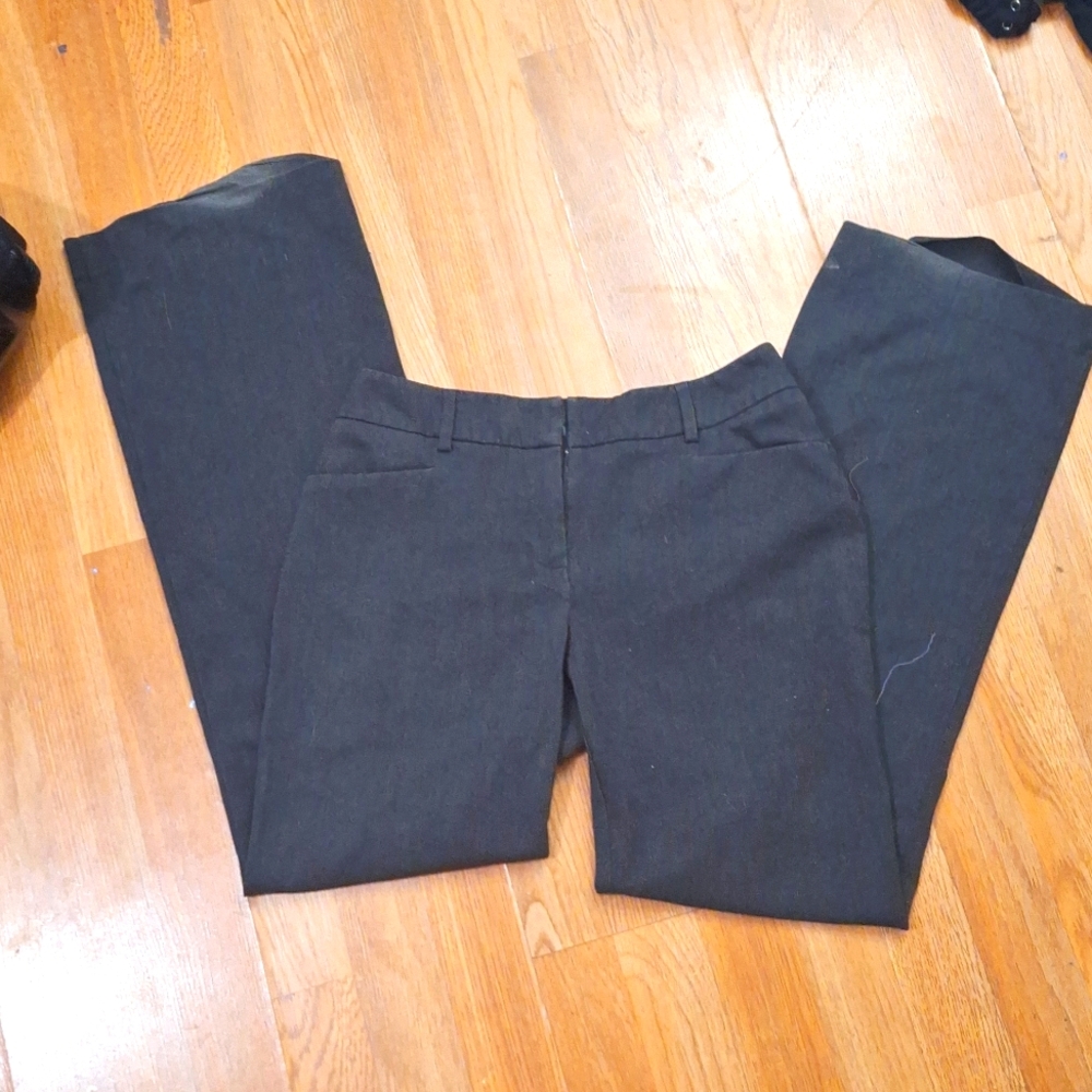 Apt 9 curvy fit size 4 gray women's slacks